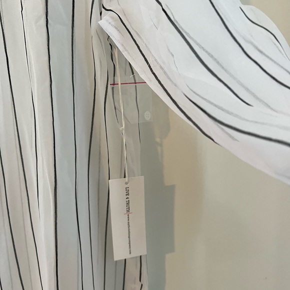 NWT Live 4 Truth sheer stripe button up tunic sz M - Picture 6 of 6